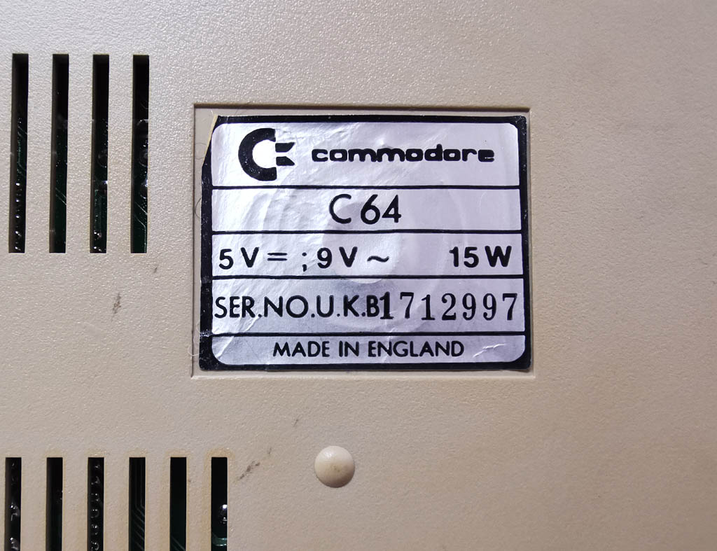 Commodore 64 computer, floppy drive, cassette speler, handleiding, joystick, monitor