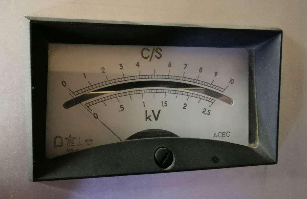 Meter hoogspanningsvoeding