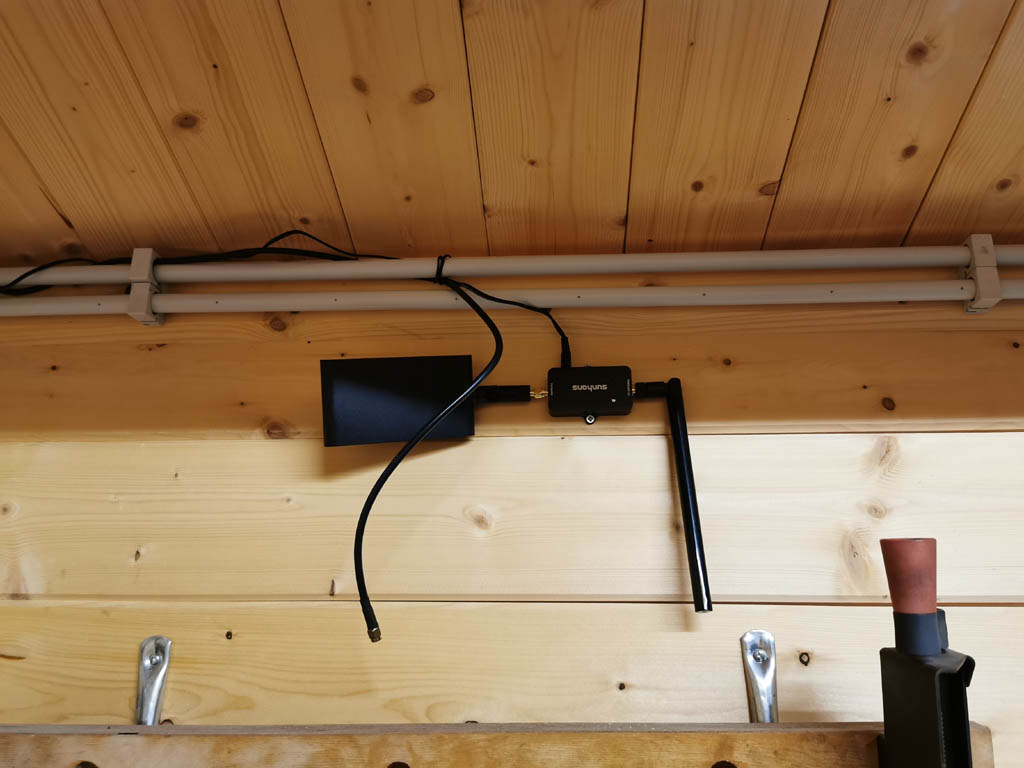 Wifi antenne aangesloten op 2,4 GHz versterker